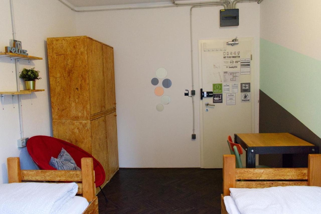 Stay Swanky Hostel Ζάγκρεμπ Εξωτερικό φωτογραφία